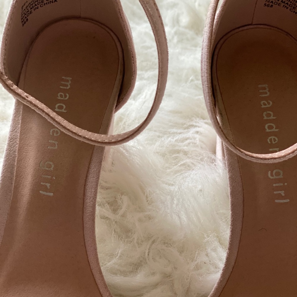 Shoes - Picture 3 of 3